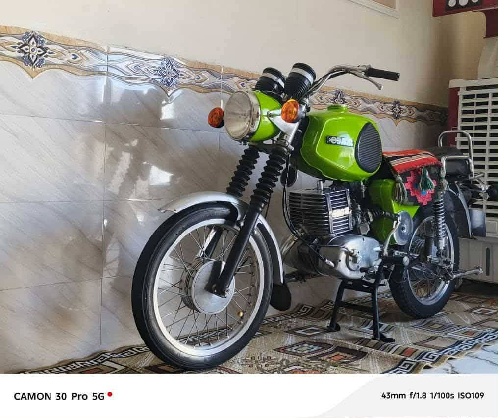 السلام عليكم دراجه ام زات موديل 81 شاصيها مكفول دراجه نضيفه خير من الله الشراي يتصل ع هذا الرقم ***********
