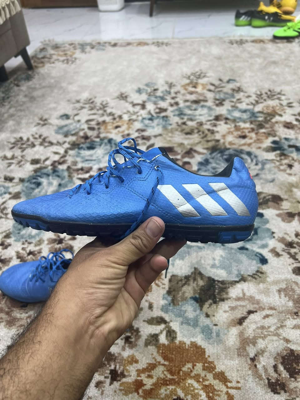 اديداس اصلي بالة 
نظافه فول 
الحجم 42
السعر تخفيضات 
مع التوصيل 40
للحجز ***********
