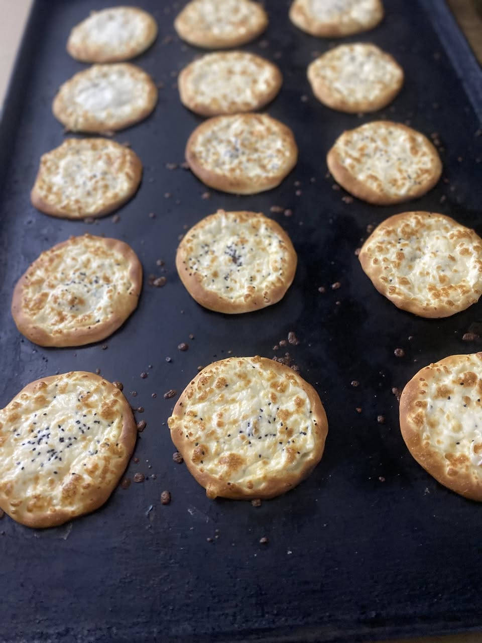 يتوفر جميع أنواع المعجنات للطلب تواصل على الخاص يوجد خدمة توصيل


**إذا كنت صاحب هذا الإعلان وتريد حذفه لأي سبب، رجاءا أرسل رسالة إلى الدعم الفني**