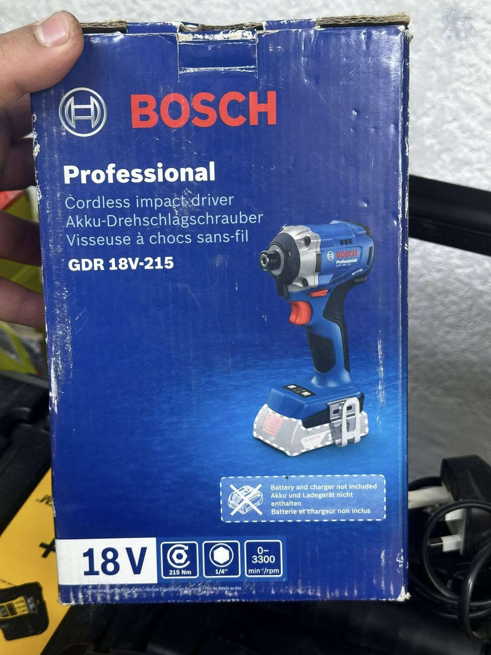 سلام و علیکم متوفر امباکت بوش بقوە 215 نیوتن متر و تحکمات سرعە و جاکوج و بطاریە 5.5 امبیر و شاحنە سریع ثمانیە امبیر کلهم جدید 
توصیل موجود ***********
واتساب
