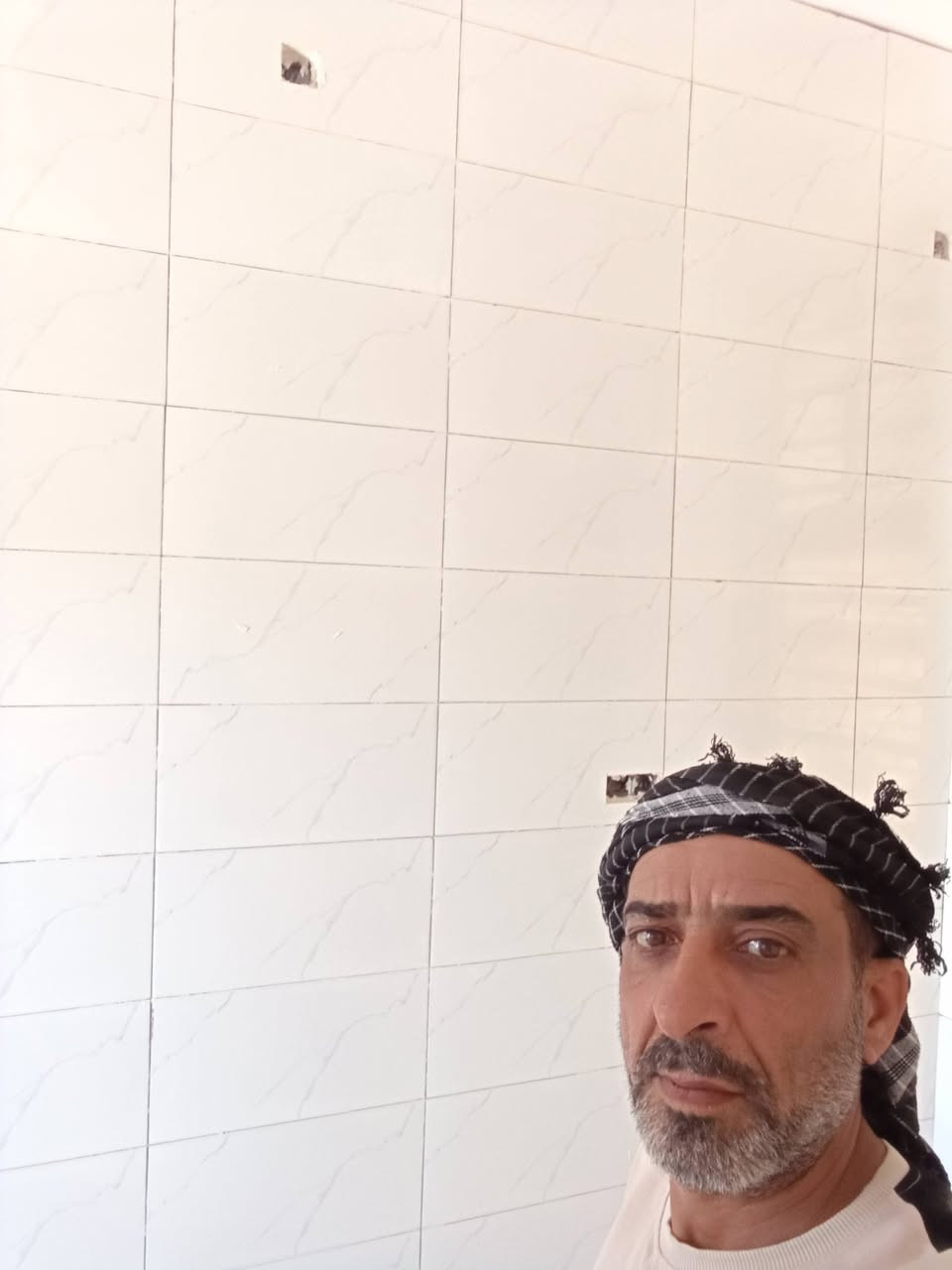 باسم الكريطي لكافة انواع السيراميك ولبورسلين ولكاشي ولبخ جص سمنت وطلس متفرغ حالياً 
الاتصال 
***********
