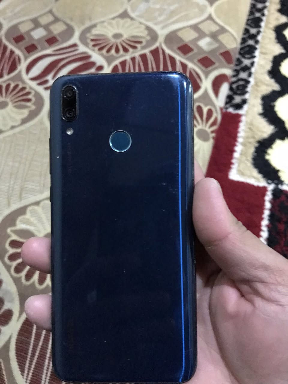 Y9  للبيع سعره ٦٥ وبي مجال قليل   مكاني مكاني دغاره ***********
