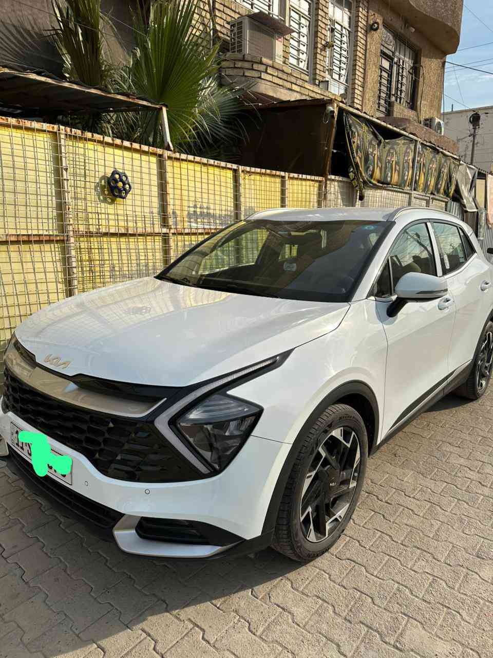 السلام عليكم….للبيع فقط
النوع :  سبورتج 2023
عداد 34 الف حقيقي
 الشركه الدولية ضمان 5 سنوات

مرقم بغداد جديد  
مكفوله كفالة عامة فابلون الشركة موجود 
المواصفات 
 : خليجي 
 : سعة المحرك 2.0L 
 : مرتبط بناقل حركة أوتو 6 نمر 
 :  عدد 2ايرباك
:  حساسات أمامية + خلفي
: لايت زينون + LED غغ
 : ويل كب 19
 : 4 دسك
: اريل نفكيشن
: مفتاح التشغيل بصمة 
: تشغيل عن بعد 
 : بصمة دخول الابواب 
: دشبول شاشة 
 :شاشة Apple Car play
 :كاميرا خلفيه دواره
 :الانارة الداخلية شمسي 
 :المقاعد مخمل لون بيجي  
:حركة المقاعد الأمامية كهرباء
 :تدفئة المقاعد الأمامية 
 :تدفئة المقود 
 :تتسع المقصورة ل 5 ركاب 
:مثبت السرعة Cruise
 :المودات والأوامر الصوتية
:أوضاع القيادة  Drive Mode
 :فحص أنظمة السيارة 
 : حساسات اطارات 
 : شفتات مقود: 
 : قطعتين تبريد
: هاند بريك بصمة 
 : ا ABS
: ا Auto Hold    أوتو هولد
: ا ISO Fex        ايزو فكس
: نظام مانع الانزلاق
 : نظام نزول المنحدرات
 : اشارة في المرايا الجانبية
 : مخرج منفذ الطاقة 
 : ا  Bluetooth / USB
 :  شاحن هاتف Wairlees السعر 230 / ***********
