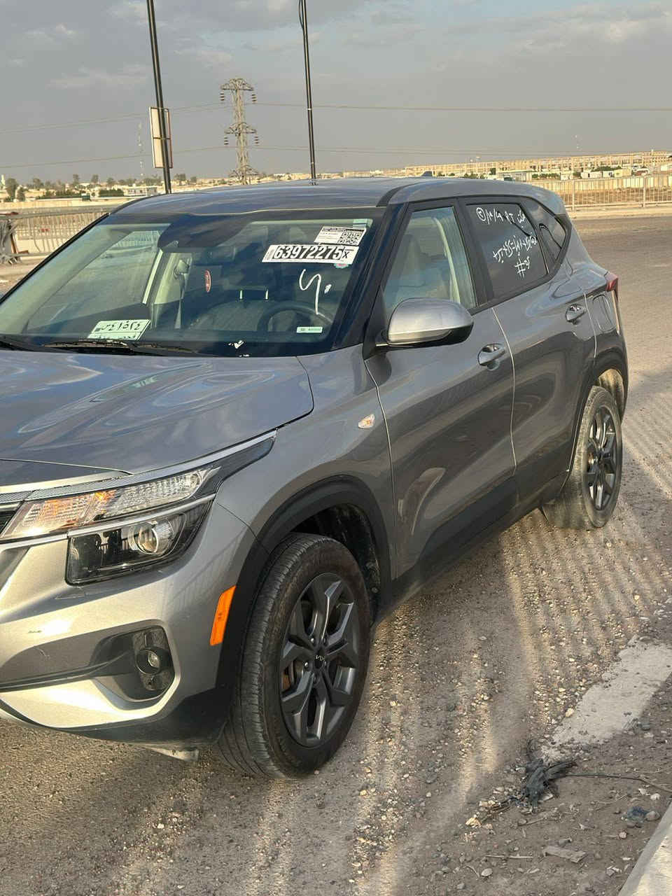 السلام عليكم  كيا سليتوز موديل 2024ماشية 26للبيع أو مراوس
حساسات رادارات 

إطفاء أثناء التوقف 

شاشة كبيرة متصلة

تبريد قطعتين

محرك 2000دوش المرغوب

حادثها مثل ماموضح بل صور 

تبديل بنيد فقط وجاملغ بي بارد

كفالة كير محرك صدر كهربائيات 

سيارة بدون اي نقص 

المكان بغداد الشعب بوب الشام

رقمي ***********
