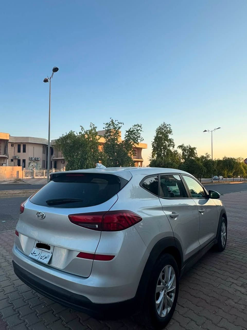 Houndai tucson 2019 بێ داخلی بێ ئێرباگ 
بۆنیدی سبوغە لەگەر قەپاغ سندوقی بێ داخلی بێ ئێرباگ گێر و مەکینەی بە شەرتە سەیارەکە لەگەڵ کارەبایاتی سەیارەکە تحویل و غەرامەی بە شەرتە برێک ئۆتۆیە ئۆتۆ هۆلدە ٣ مۆدە دەبڵ گێرە پارک ئۆتۆیە فولل فوللە تەنها سلایت نیە مەکینە ٢.٠ تەبیحیە سەیارەکە ناو زەردە
سحری ١٣٨ وەرەقە و مەجالێ زۆر کەم
***********
*********** أربيل, العراق
