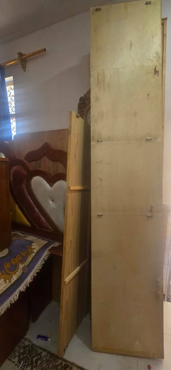 غرفه مستعمله للبيع بسعر مناسب جدآ رقمي ***********
