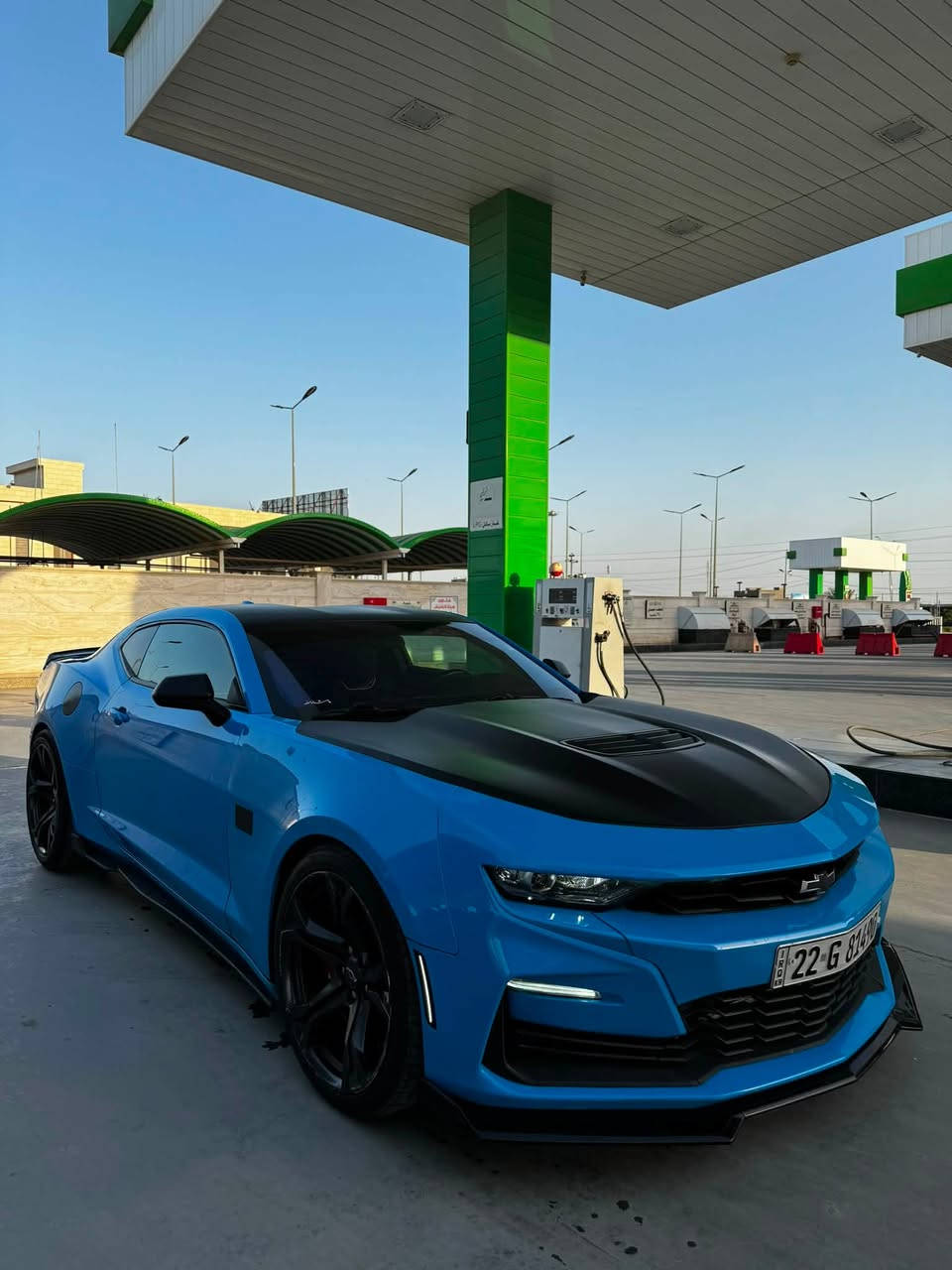 السلام عليكم شلون الشباب
للبيع  SS 1LE 
السياره : كمارو ٨ سلندر ١٠ نمر
الفئة :  SS 1LE A10 V8 6.2L
الموديل : 2023
ممشى السياره: 28 الف حقيقي
رقم السياره : اربيل نقل ملكية مباشرتاً بنفس اليوم

🟢السياره بدون ايرباك 
🟢گير ومحرك واكسل مامفتوحات

🟢الكفالة : گير / اكسل / شاصي/ كهربائيات / كاردن . الكل مكفول وبحالة الوكالة بدون فتح او تبديل 

🟢الكزوز بلادي ماملعوب بي ابداً ( اكتف اكزوز )
🟢كهربائيات السياره جديدة ماملعوب بيهة 
🟢حدادية خلفية امامية جديدة بالكامل 

حادث السياره موضح بالصور نهاية المنشور ومن خلال رقم الشاصي 

‏1G1FF1R70P0101430

حبايب الحادث كما موضح بالصور تخريب البنيد وسرقة جاملغين امامي ودعامية امامية . 

يعني بدون ايرباك فقط سرقة

🟢السياره مسويلهة ادامة كاملة قبل اسبوع 
باتري جديد
فلتر تبريد جديد 
حدادية امامي خلفي جديدة بالكامل
زوج تاير امامي جديد حجم  275  
زوج تاير خلفي جديد حجم  315 
لحية امامية اسود لامع جديدة
دفيوزر مشيف اسود لامع جديد
جناح خلفي اسود لامع اصلي مال SS 1LE 

شباب السياره 1LE يعني مو SS عادية 
ف هنا يجي نظام التعليق يختلف بالكامل عن الSS العادية
ونظام المكابح يختلف بالكامل ايضاً 

داتاشو 
عينة دجيتال 
شاشة جبيرة 
كشنات ريكارو جلد وكنتارا 
شوتة k&N

تفاصيل اكثر خابرني وتدلل 
***********
السعر ٢٣٥ وبيهة مجال 

حبايب السياره جديدة كلش وماناقصهة برغي 
السياره نضيفة جداً جداً من الداخل والخارج

يعني مو من ذني الملزكات وداخلهن تعبان 
السياره الف دينار ماتصرف عليهة مسويلهة ادامة كاملة.
