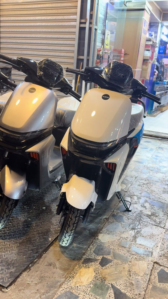 وحش الطرقات "أكوما" وصل! 🛵⚡ مواصفات ولا بالأحلام لدراجة الشحن الأقوى: 🔋 6 بطاريات لقوة تحمل استثنائية. 🛣 مدى يصل لـ 60 كم (حسب التحميل). ⚙️ ملف 2000 قوي جداً للأداء الشاق. 💡 إنارة زنون لضوء أقوى وأوضح. 🖥 شاشة ذكية تنبهك بالأعطال قبل تصير. 🔑 تشغيل سويج + بصمة لأمان وراحة. 🔄 ميزة الرجوع للخلف لسهولة الركن. متوفرة الآن بمقاسات (20 & 24) في "Forsale Iraq"! 🔥 لا تفوت العرض، احجز دراجتك الآن! 👉 [زر: إرسال رسالة] سارعوا بالحجز بمراسلة الصفحة او الاتصال على خدمة *********** واتساب *********** واتساب بغداد شارع الربيع حي العدل مجاور تجهيزات الربيع الدوام من ساعة 10 صباحاً الى  ساعة 12  ليلاً

