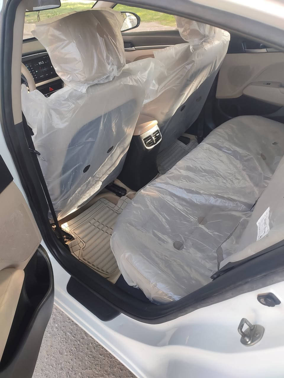 سلام عليكم رمضان كريم صيام مقبول النترا خليجي موديل 2019 مكفولة سوبر من الصبغ والتبديل بيه باردات موضحات بالفيديو وكلشي واضح بالتصوير السياره فول مواصفات عدا البصمه ماشيه 165 محرك كير بلادي رقم اربيل بسم شركه سنويه منتهيه تريد وكاله تريد تحويل مكان سياره كربلاء المقدسة سعره 145 ورقه وهذا رقمي ***********
