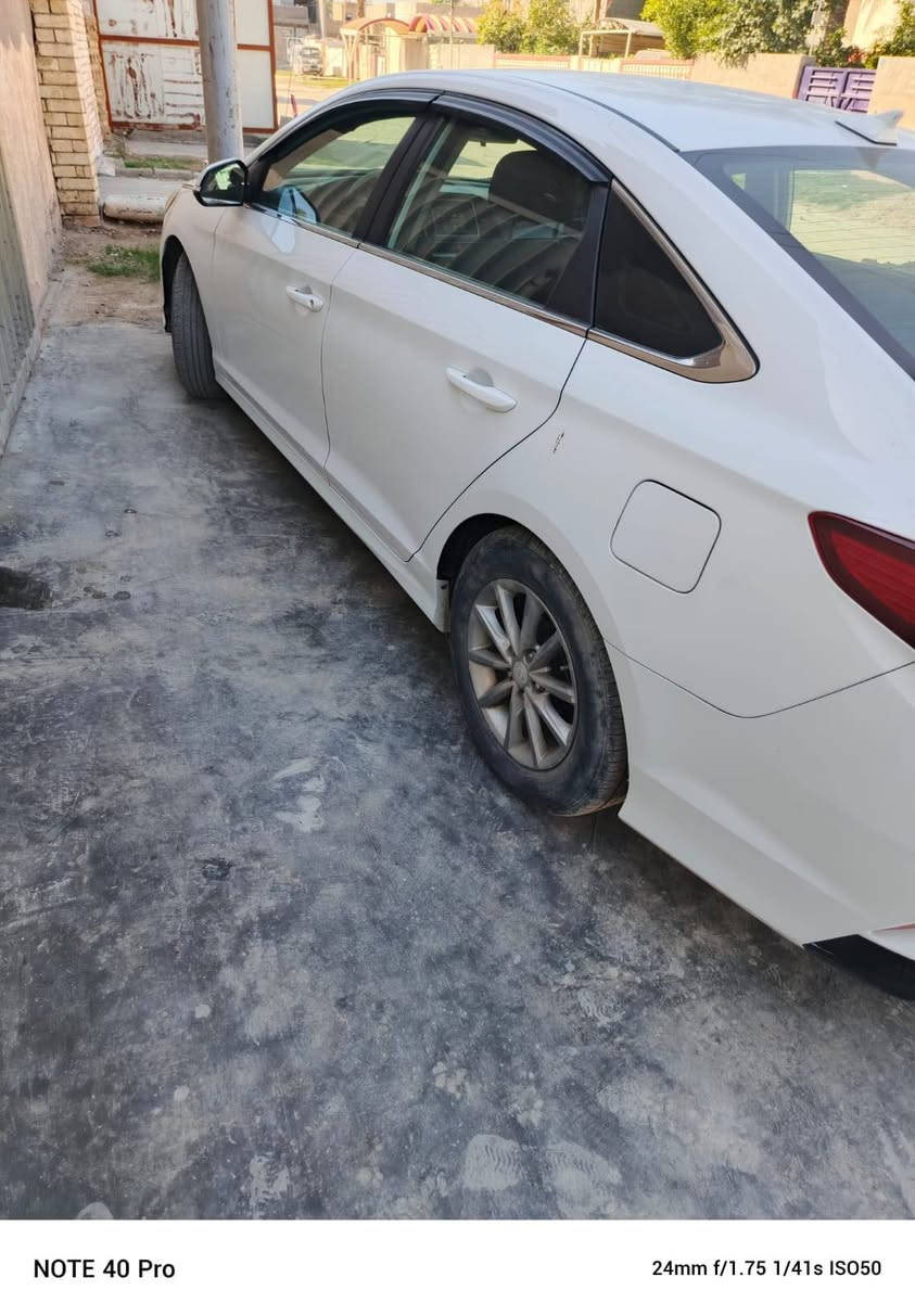 هيونداي سوناتا 2018 وارد امريكي 
بدون ايرباك ودواخل
 رقم بغداد بأسمي سنويه ساقطه 
ماشيه ١٥٠ الف كيلو وليس ميل 
مواصفات  تبريد تدفئه رادار جانبي كشنات تدفئه 
مخمل صدر شمعات وروس روط فقط تخم تاير 
مكينه لا تنقيص ولا تبخير ولا مفتوح منه برغي كله على البلاد
 بيه تقشير بالقماره والبنيد وهذا الموديل كله يقشر
 جاملغ ايمن راجع بارد والايسر بي هم بارد

 🟪 السعر  :: الطلب في التعليقات ويوصلك مباشرة ✍️ 📩

العنوان بغداد الكرخ

رقم صاحب السيارة
***********
