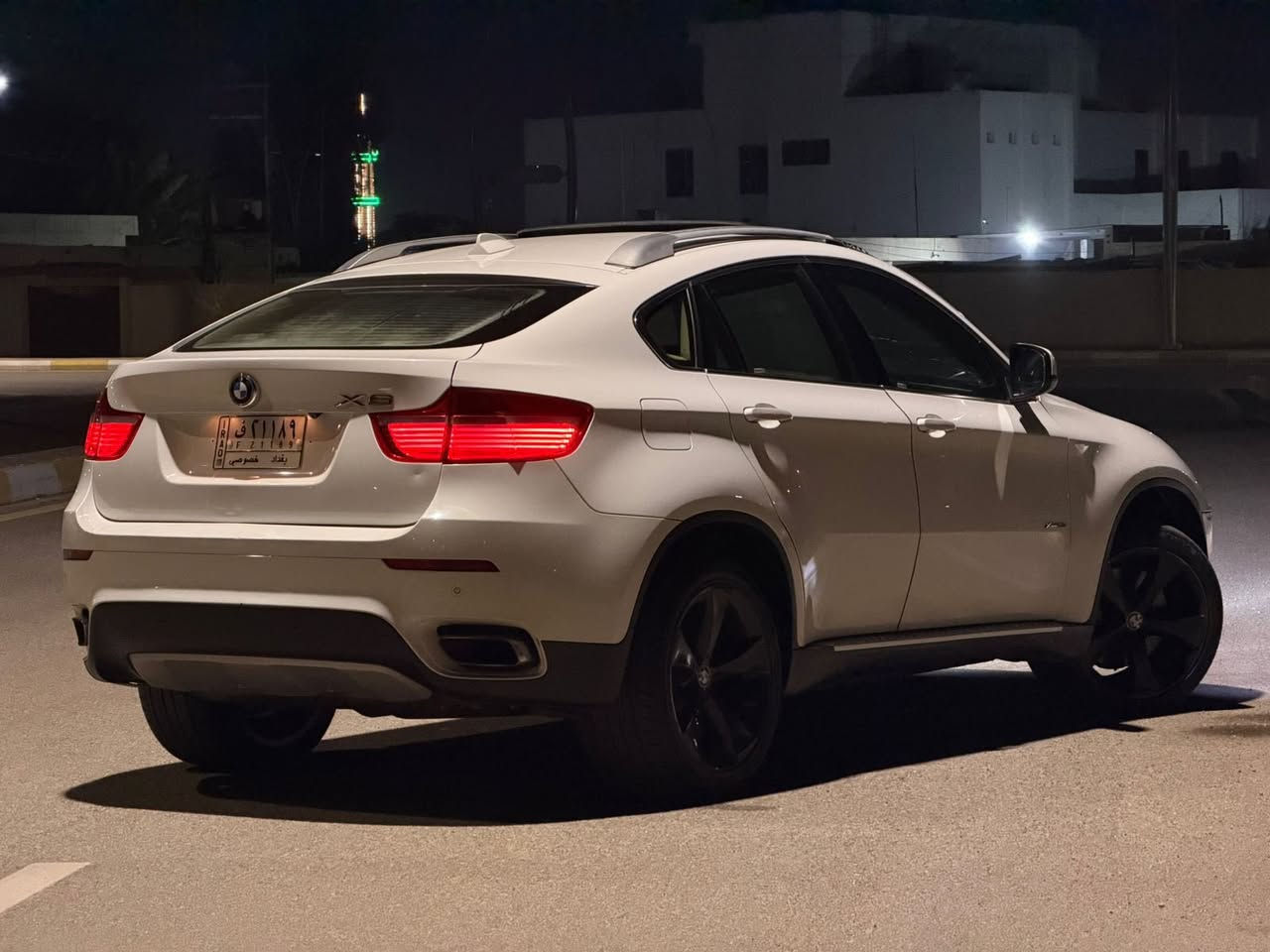 BMW X6 2008 
محرك V8 تون توربو 
السياره خليجي وكاله مكفوله فول مواصفات 
محرك جديد وكفاله هوه والكير 
X drive دفع كلي للعجلات
دبل شاشه 
فتحه سقف
داخل بيجي 
كشنات كهربائية فول وضعيات
جاهزة من كلشي مابيها اي نقص ولا اي عطل ولا اي انذار 
بلاديه كلها 
صدر امامي خلفي جديد 
منظومه لايت زرع عدسات اوزوم وبلوجكتر زنون اصلي يعني ضواها نهار 
سياره نظيفه بدون نواقص مال بيت رقم بغداد باسمي 
تحويل او وكاله جاهز
***********
