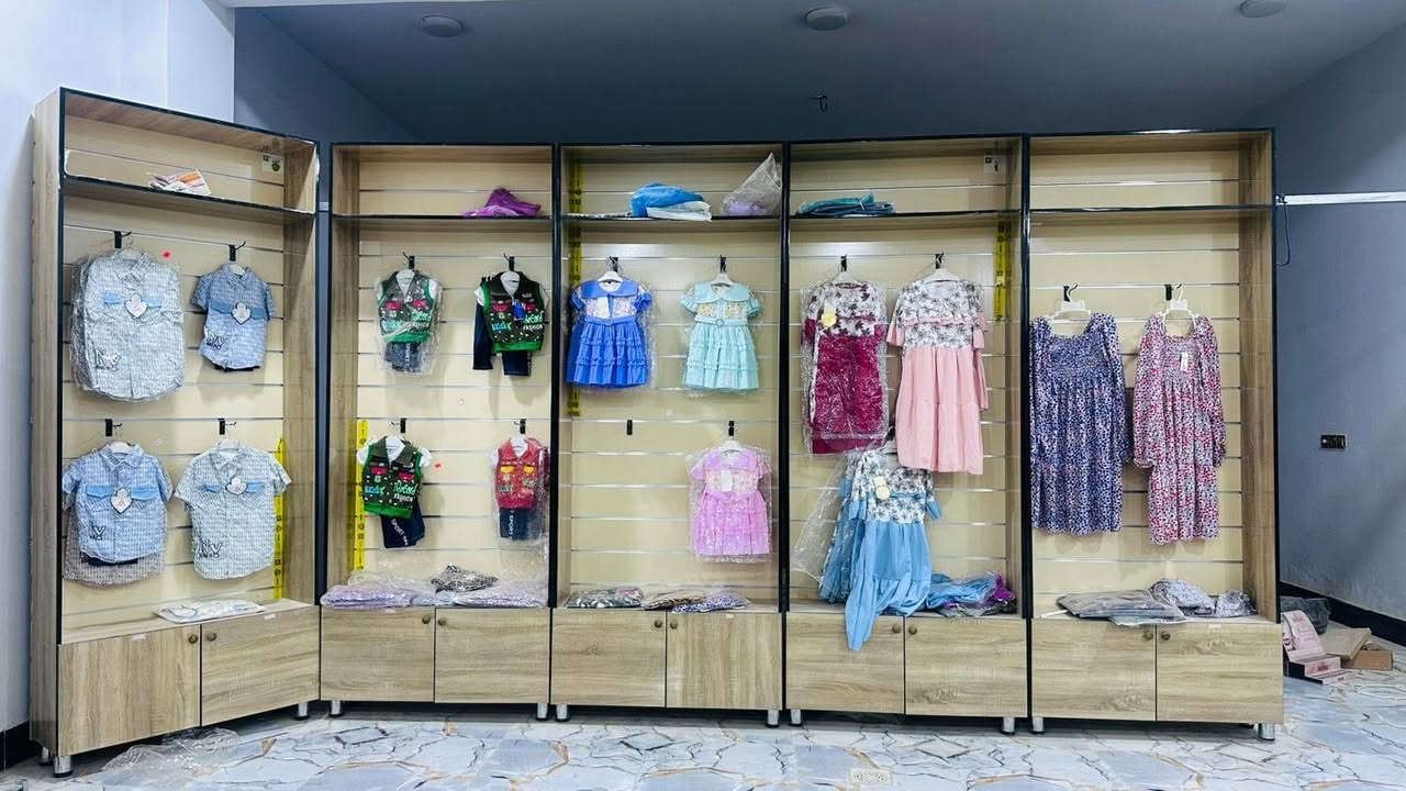 غراض للبيع تصفية محل
(ملابس أطفال * رفوف * ميز )

العنوان شارع  الإسكان

الاتصال على الرقم 
***********
