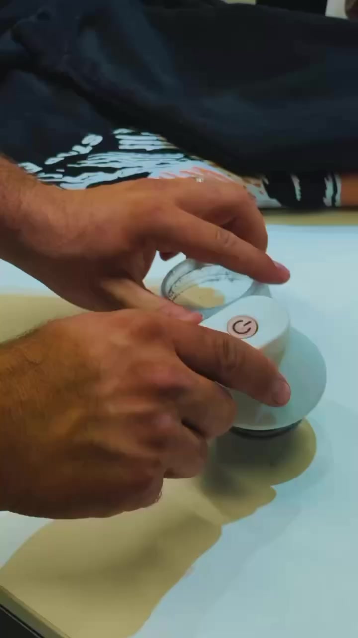 ✨⚡ خلي ملابسك دايمًا نظيفة ومرتبة بسهولة!

جهاز إزالة الوبر بتصميم عملي وناعم يحافظ على الأقمشة بدون خدوش 🧥
شفرات قوية من الستانلس ستيل مع قاعدة إضافية لأداء يدوم أطول 🔄
بطارية قابلة للشحن + منفذ Type-C لراحة أكثر 🔋

نظافة سريعة… وأناقة تدوم 💯
السعر فقط ١٠ الاف دينار عراقي


**إذا كنت صاحب هذا الإعلان وتريد حذفه لأي سبب، رجاءا أرسل رسالة إلى الدعم الفني**