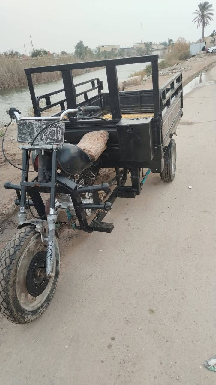 السلام عليكم ستوته نيفان الغديم رقم وسنويه اسود مكينه 200 جديده شاصي نضيف بصره ابو الخصيب السعر 700 وبيه مجال رقم ***********
