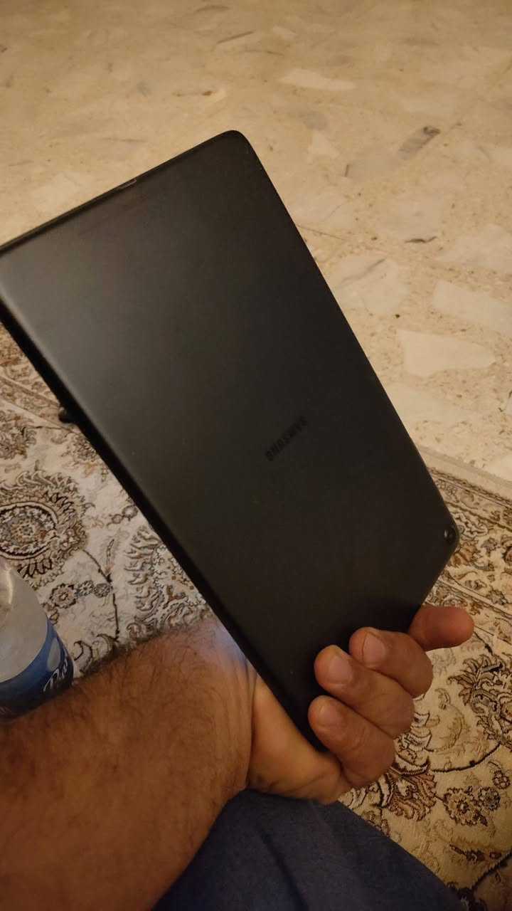 ايباد سامسونك اي تاب يحمل سيم كارت الجهاز مكفول مكاني الشعب للاستفسار ***********السعر 75غير قابل للعمله
