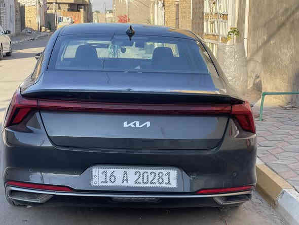 السلام عليكم 
Kia K8 2023
٦ سلندر غاز بلاد
مرقم باسمي
فول مواصفات عدا الفتحة
صبغ قطعه واحده وتبديل قطعتين بلادي نفس اللون 
سيارة جديدة 
السعر ١٩٠ وبيهه مجال 
*********** اتصال او واتس اب
