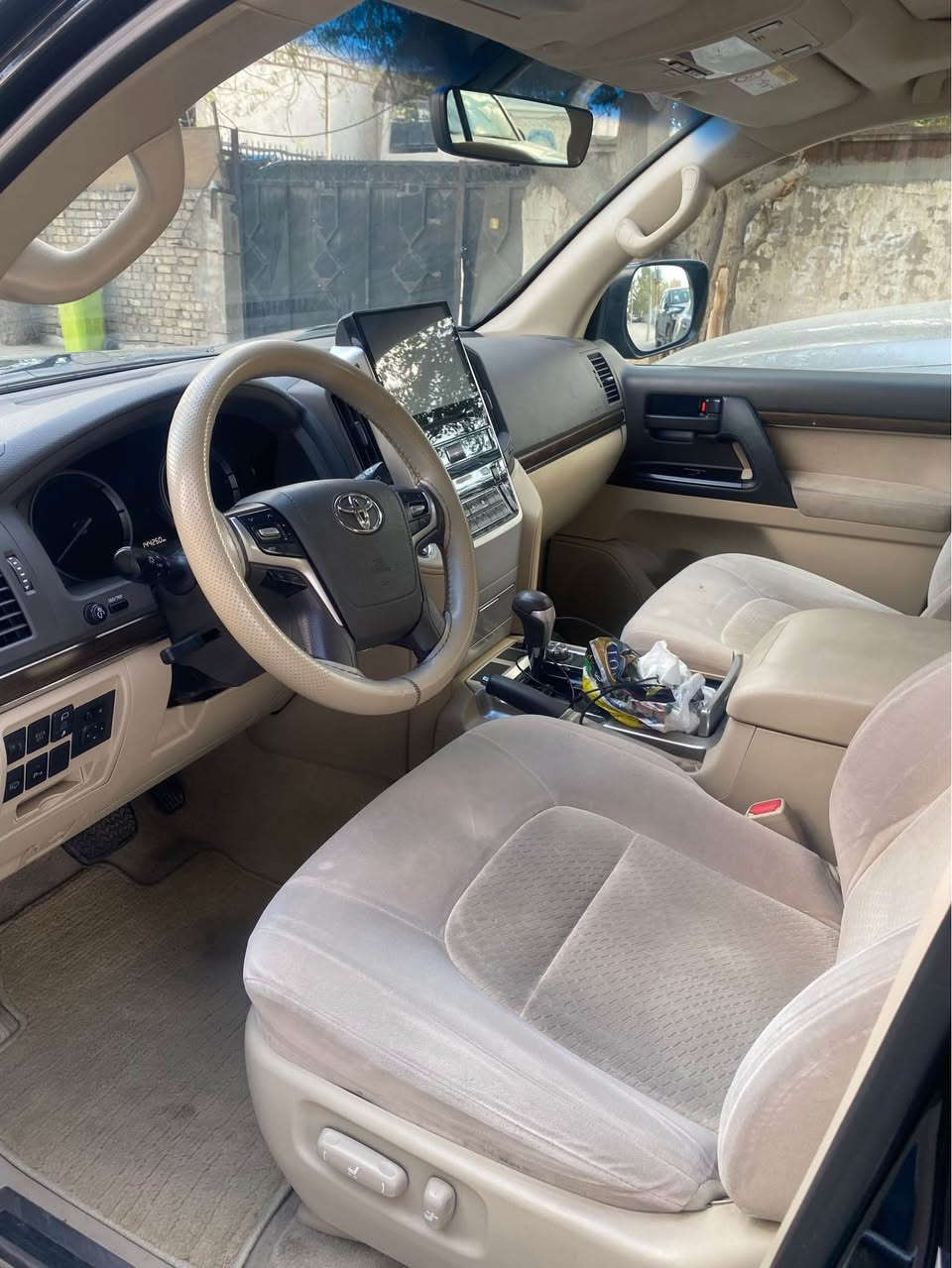 لاندكرورز 2019 SAS
لون اسود
ماشية 144
الكشنات مخمل 
كفاله عامة عدا اربع اصابع بارد بابا الصندوق 
السيارة نظيفة جدا على وضع الشركة 

عنوان السيارة بغداد
رقم  *********** بغداد, العراق
