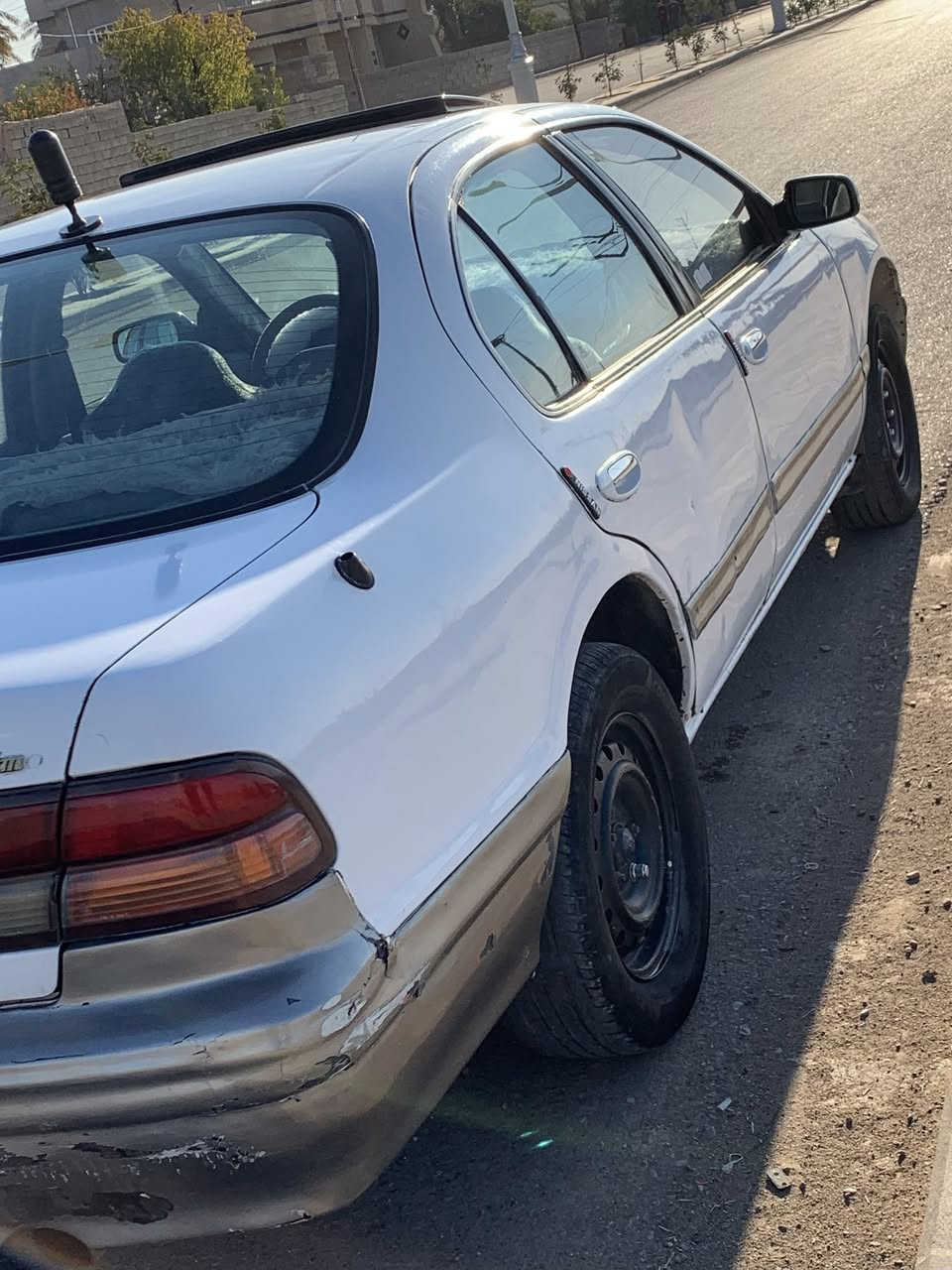 السلام عليكم
للبيع او مراوس حسب القناعه 
نيسان مكزيما موديل ١٩٩٤
رقم كركوك بيها بطاقة بانزين 
شرط التحويل 
غرامات مصفره
گير محرك كامري شرط 
صدر الامامي جديد 
الصدر الخلفي نص عمر 
تايرات فوك النص عمر 
مسجل شغال 
غرفتها جديده 
٤ بطاين بوب جدد 
سقفيه جديده 
ارضيه جديده 
مصبوغه حزام جماليه فقط
مابيها حادث ولاخياس 
كهربائيات شغاله 
جوم كهربائي 
سياره مال جنااي خير من الله 
السعر ٢٩ وبيها مجال قليل 
للاستفسار 
***********
***********
