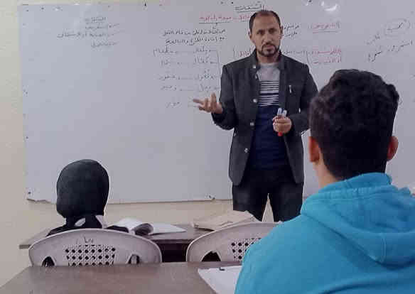 #جانب من تصوير محاضرات الاستاذ احمد حاكم مدرس مادة اللغة العربية للصف الثالث متوسط 
#مركز التفوق للتدريس الخصوصي 
#الموقع مجاور مجمع وارث الطبي في مجمع الزهراء الطبي الطابق الثاني 
#للحجز والاستفسار مراسلة الصفحة أو الاتصال على الرقم التالي ***********
