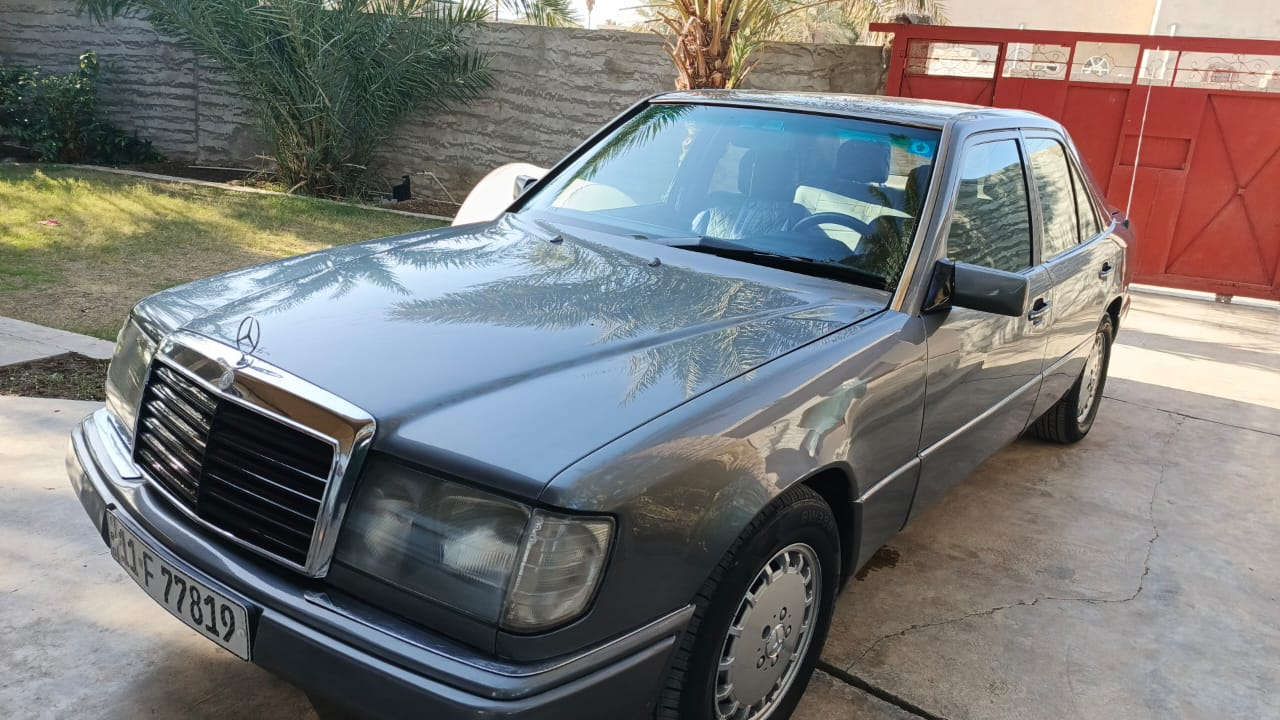 السلام عليكم 

مارسدس دب موديل 91 

كير محرك بطه 

رقم بغداد 

شرط التحويل 

صدر امامي خلفي جديد 

مصبوغه صبغ جديد 

كشنات جديدات مدوشمه 

السياره قبل لاتنصبخ شرط مكفوله من الصبغ 

السياره كلها ابلاديه قطرة معجون مابيها 

مصروف عليها ربع ماتحط عليها 

قبل شهرين جانت اب امكه

رقم صاحبها ***********
