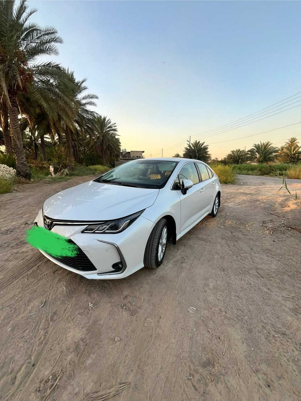 للبيع سياره كورلا 2022
فول مواصفات فتحه سقف بصمه حساس امامي خلي كامره 
السياره مدوشمه من الداخل 
بيها حالوب خفيف شرط السونر يلا تبين 
وبيها مكانين بارد صغار 
السعر 172 $
***********
