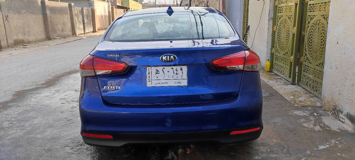 السلام عليكم
فورتي موديل 2018 وارد امريكي 

بيهة باب او جاملغ من امريكا 

وبيها حادث بل العراق باب السائق

 اللة شاهد بيهة تخم تاير صارلي شهرين من بدلته باتري جدية قبل شهر 

ماشية 90 مكاني مدينة الصدر 

سعرهة117 

***********

او مراوس بسيارة احدث
