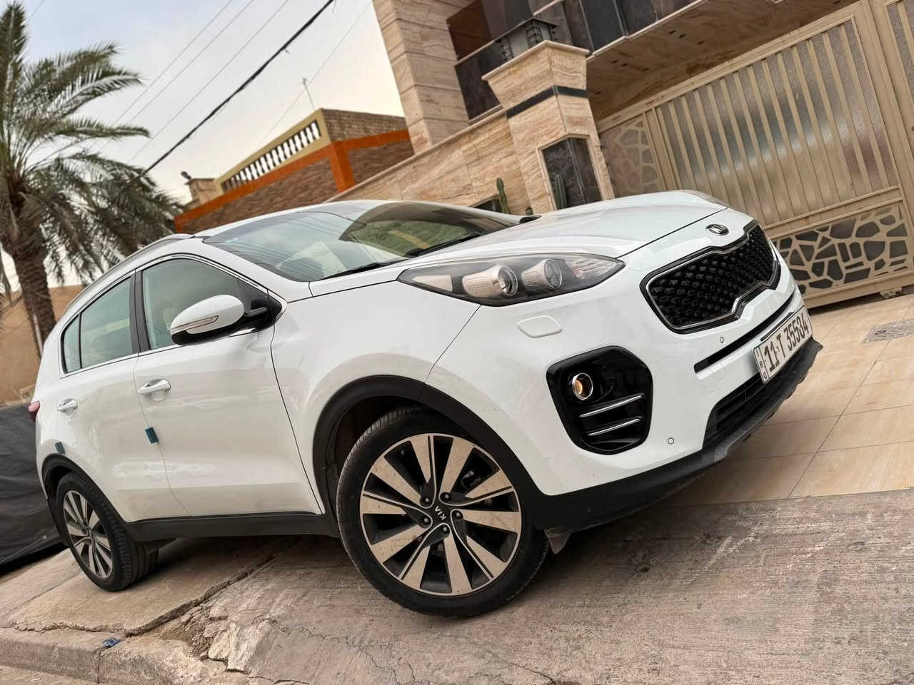 السلام عليكم
سبورتج 2018 خليجي مكفوله من صبغ وبارد بيه كم رصعه بسيطه رقم بغداد باسمي مكينة 2000 سياره نص مواصفات تحكمات شاشة كامره داخل لونين سياره ماشيه 103
مكان السياره بغداد العامرية
رقم:-***********
السعر 175$ بيه مجال بسيط

