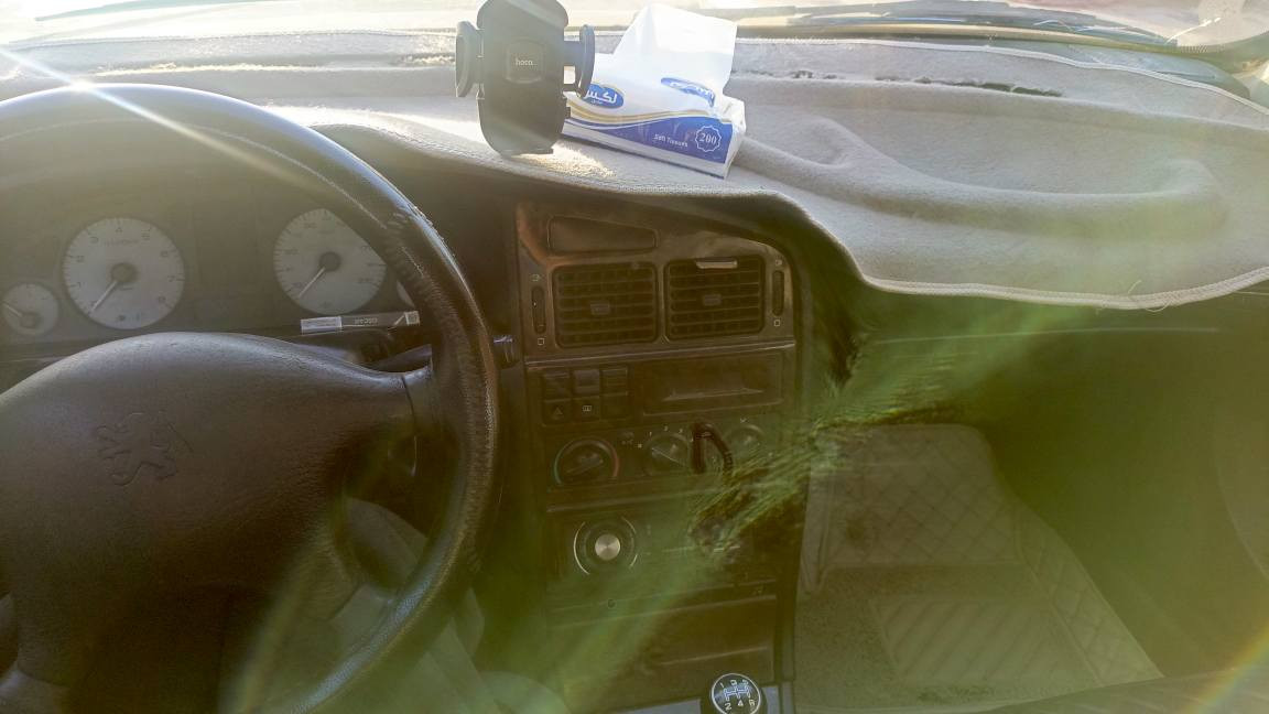 بيجو بارص 2016 
باسمي مداور ثاني يوم 
مكفولة من العيب الشرعي والاصوليات 
رقم انكليزي 
ماعوزها شي كلشي شغال بيها .. 
مكينة كير تخم تاير كهربائيات 
شغل واطلع گبل 
*********** ناصرية, ذي قار
