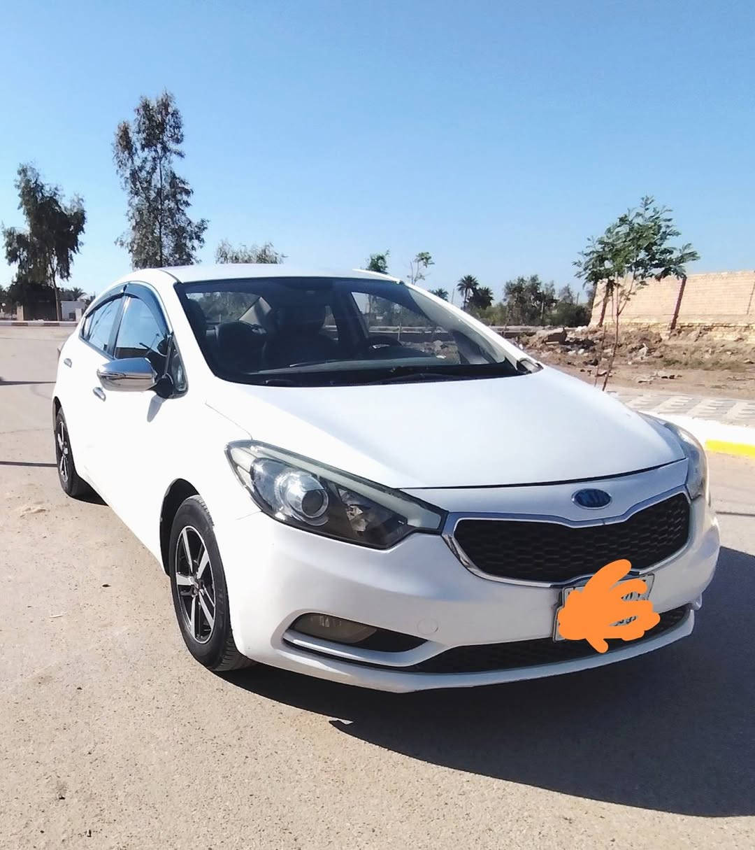 السلام عليكم
كيا سيراتو 2016 رقم ذي قار
محرك 1600 دوش 
ماشيه 190 الف سياره جديده 
سعر 115 بيها مجال
***********
