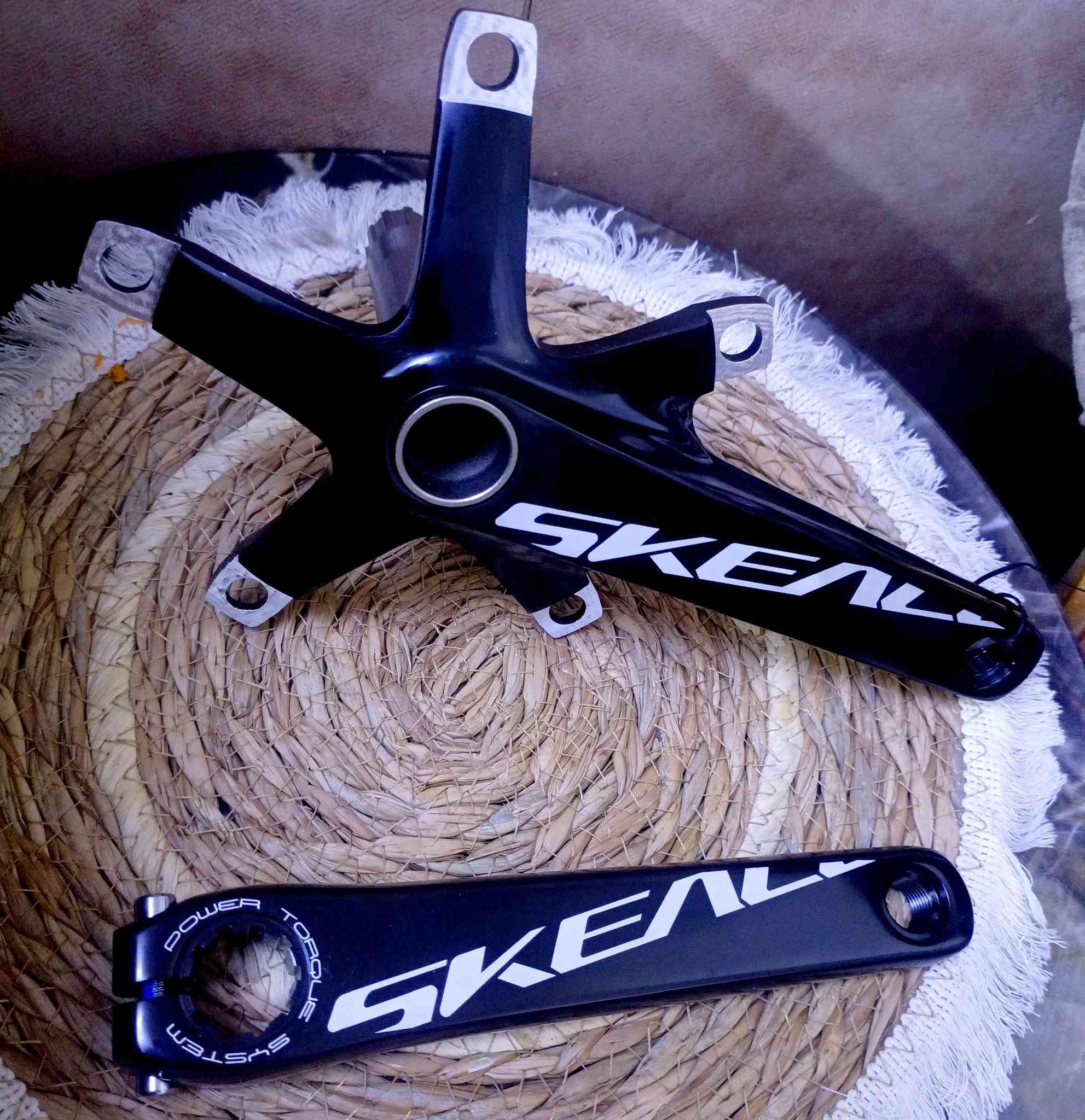 السلام عليكم شلون كباتن 🌄
متوفر ذراعات صينيه براكيت حديث جديد لووووك ماركة SKEACE  🤩🥰

سعر 25الف فقط 
بغداد القاهرة قرب حلويات عدنان 
***********
