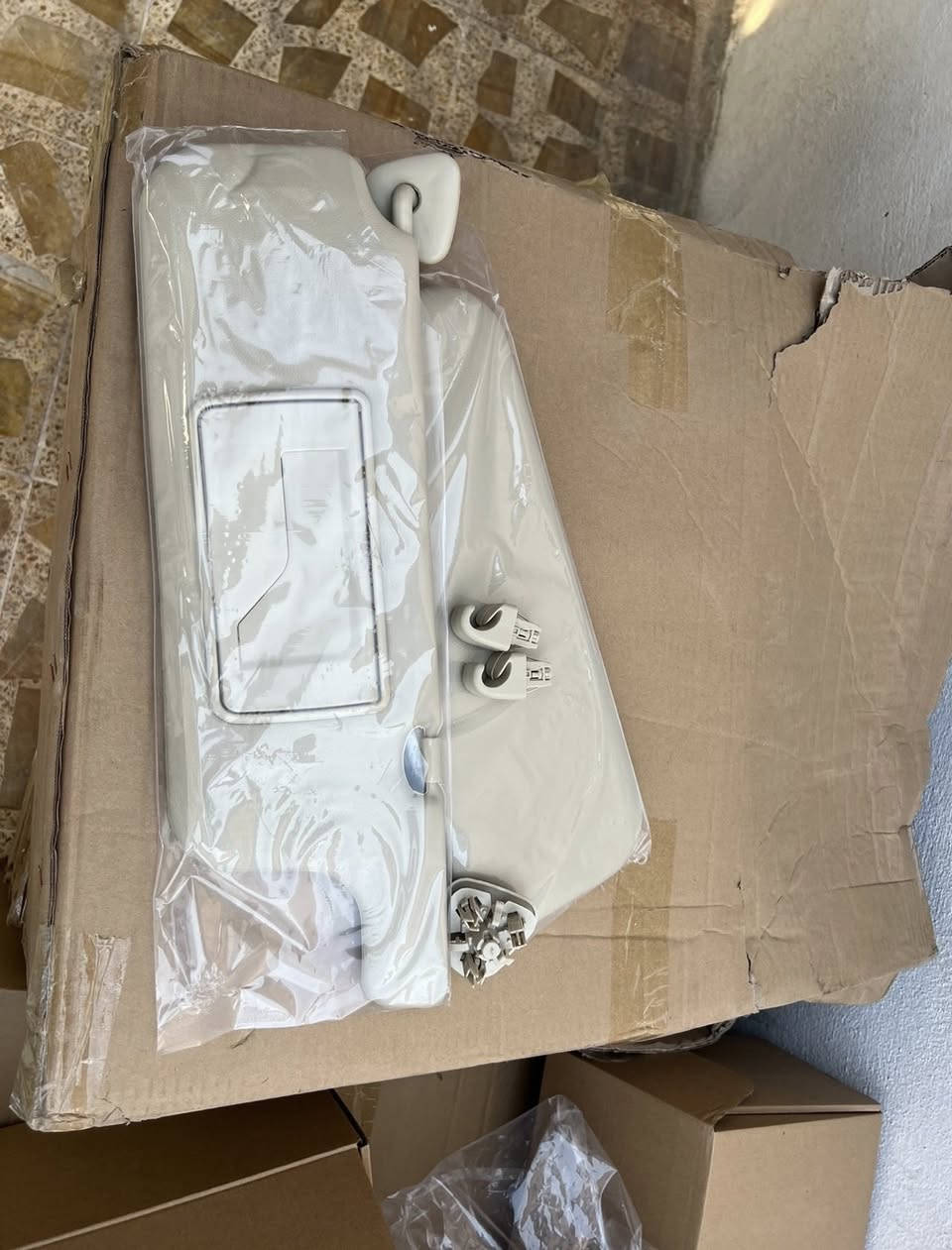 غراض كورولا 2001_2007
توصيل عندي 
واتس ئاب ***********
