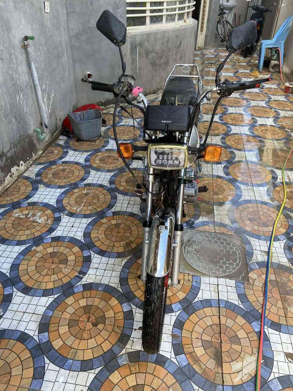 سلام عليكم دراجة كير موديل ٢١ دراجة محرك جديد كهربائيات جديدة دراجة فقط نقصها تانكي ان شادلها مال ٤كير شادلها وباتري فقط نقصها دراجة شغالة نكرة هندر مكان بغداد المحمودية رقمي ***********وتساب أو الاتصال سعرها 300وبيها مجال حك جيتك دراجة نضيفه حيل نقوصاتها باتري وتانكي لأن شادلهه مال 4كير وشكرآ
