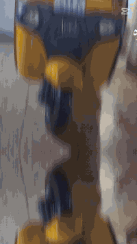 السلام عليكم
تكتك 2021 عنبكيه 
مكفوله كفاله عامه 
فقط الصفحه عل يسره بيها بارد خفيف اقل الشبرامئشر كدامك بلصوره 
بقيه الكشر مكفول كفاله عامه من الضربه  
المكينه امجفته تجفيت  
التكتك اوراق وسنويه 
تحويل ثاني يوم 
السعر 7800 
استفسار ***********عبد الله
