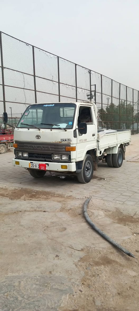 سلام عليكم للبيع داينة موديل ٩٤ محرك ١٤ بي رقم دولي بسمي ٢طن  *********** مكان بغداد
