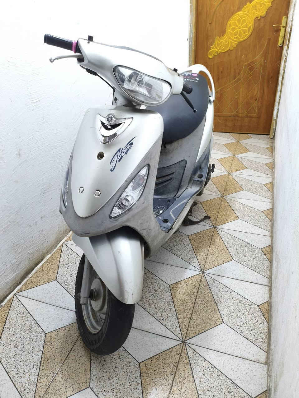 ماكس جديده كلهة شغاله سلف هندر اشاير سكنات ما مفتوحه مشي نهضه خير من الله بوشه 49  ابلاديه لايت عالي وناصي دبلات امامي وخلفي ابريكات اماميه وخلفيه جاهزه اخت الرمبه نعومه كلش حلوه كفرات اصليه امختمه حواضن اصليه عدادات الكهربايات كلها شغاله لا تبخير لا تنقيص ما بيها اي نقص مكان حيانية شارع السيد سعر 625 رقم *********** المو شراي لا ايراسل رجائن
