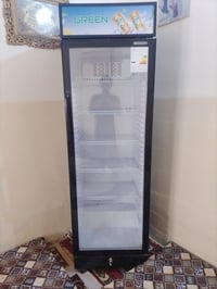 ثلاجة • للبيع • بيها مجال