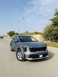 للبيع سورنتو ((2024)) نص فول مواصفات 👇 مبدل جاملغ وباب فقط بصمه قطعتين...