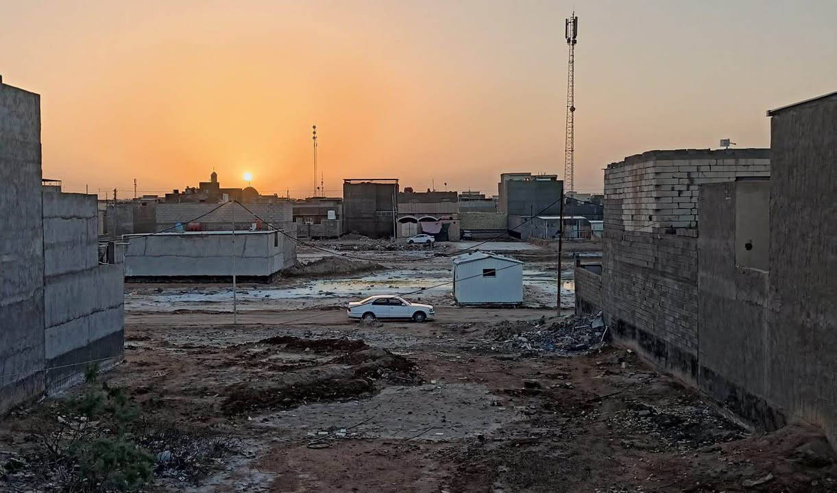 قطعة ارض للبيع 
📍التنومه / الصالحيه/ حي الامير علي
قرب شارع الشلامجه اول مربع قريب على شارع الشلامجه

-المساحه 200م 
-بصف الركن 
-طابو زراعي
-المالك عراقي
-القطعه بيها وكاله خاصه حق التصرف 
المنطقه بيها خدمات ماء وكهرباء وبيها سكن 
-الشارع الداخل الى المنطقه تبليط 
والشوارع الفرعيه مدفونه سبيس
-توجد محلات متنوعه داخل المنطقه.

السعر 60 وبيها مجال
*********** البصرة, العراق
