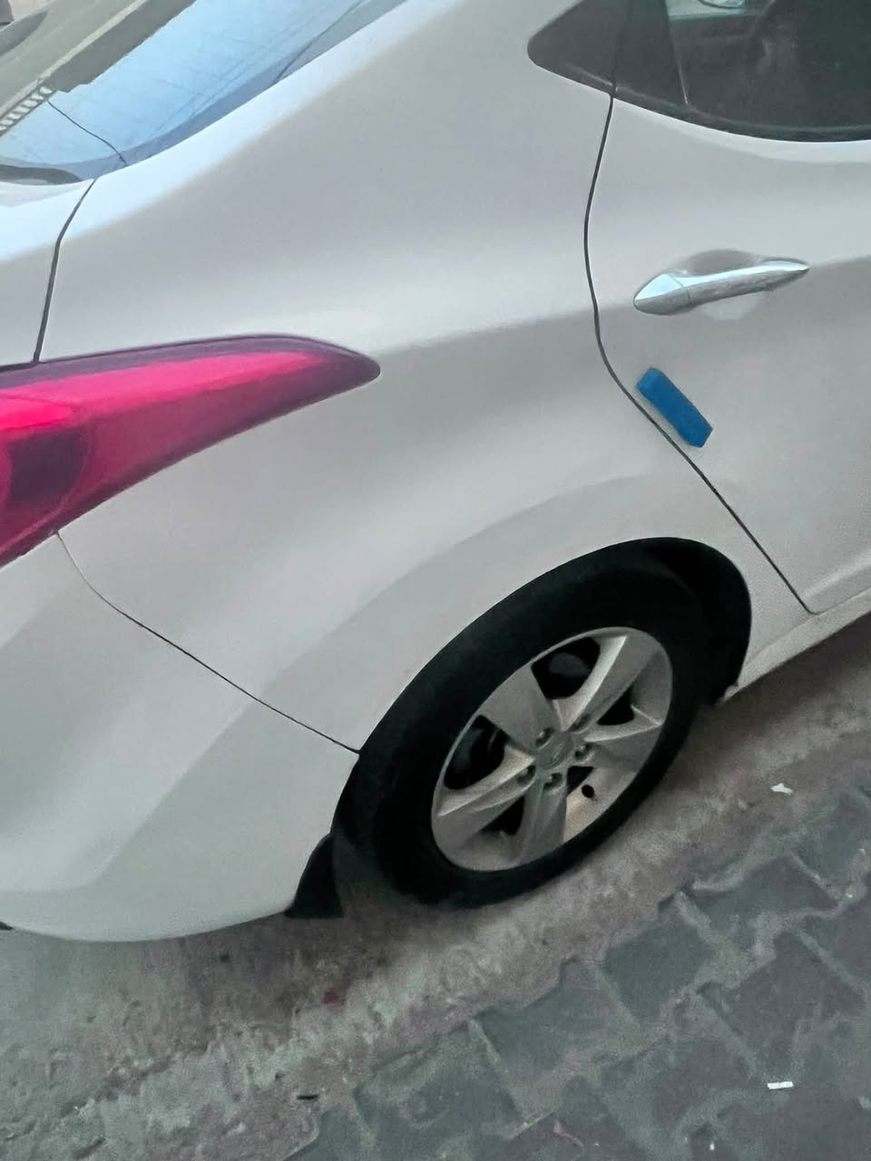 الانترا ٢٠١٤ وارد خليجي
السيارة جاهزه للاخير 
بيه فقط بارد في الجاملغ الايمن والايسر الخلفي 
السياره رقمه كربلاء 
تبريد تخم تاير حداديه كله جديد 
مكان السيارة الكوت 
الرقم 
***********
