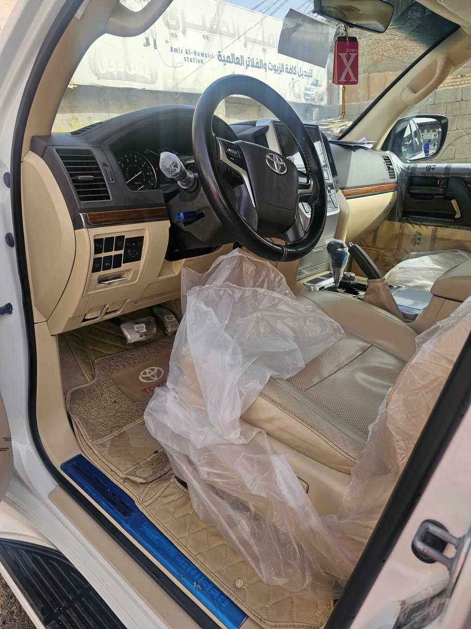 للبيع فقط
لاندكروز 2016 مكفوله شركة ساز ام الطفايه سياره جديده بمعنى الكلمه كير مكينه مكفول ماشه 99 كم حقيقي حداديه جديد ويل محدث موديل 20 اسود مع تختم تاير جديد قبل شهر شادهن رقم بغداد نكليزي باسمي مباشر السعر 480 اربع شدات وثمانون ورقه 
للاستفسار اكثر الاتصال بالرقم 
***********
