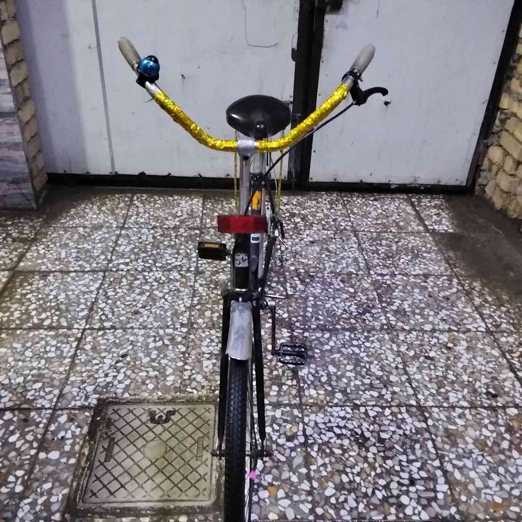 السلام عليكم بايسكل بناتي للبيع حجم 27 نظيف مابي أي نقص السعر 80 وبي مجال العنوان بغداد حي الجهاد الرقم ***********
