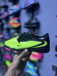 فانتوم الاصلي وكاله   قياسات 40 / 41/42/ 43  توصيل جميع محافظات العراق...