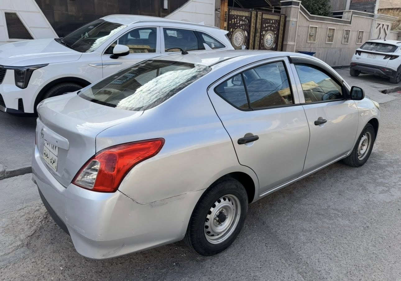 السلام عليكم للبيع فقط 
نيسان سني 2016 هندي 
رقم السليمانيه تحويل فقط بأسم ولد صديقي
ماشيه 190 الف 
بيها جزء من البنيد صبغ وبارد مكانين / سياره جاهزه 
ايرباك صدر طاك / السعر 89 ورقه وبيها مجال بسيط
مكاني بغداد العامريه/ *********** محمد
