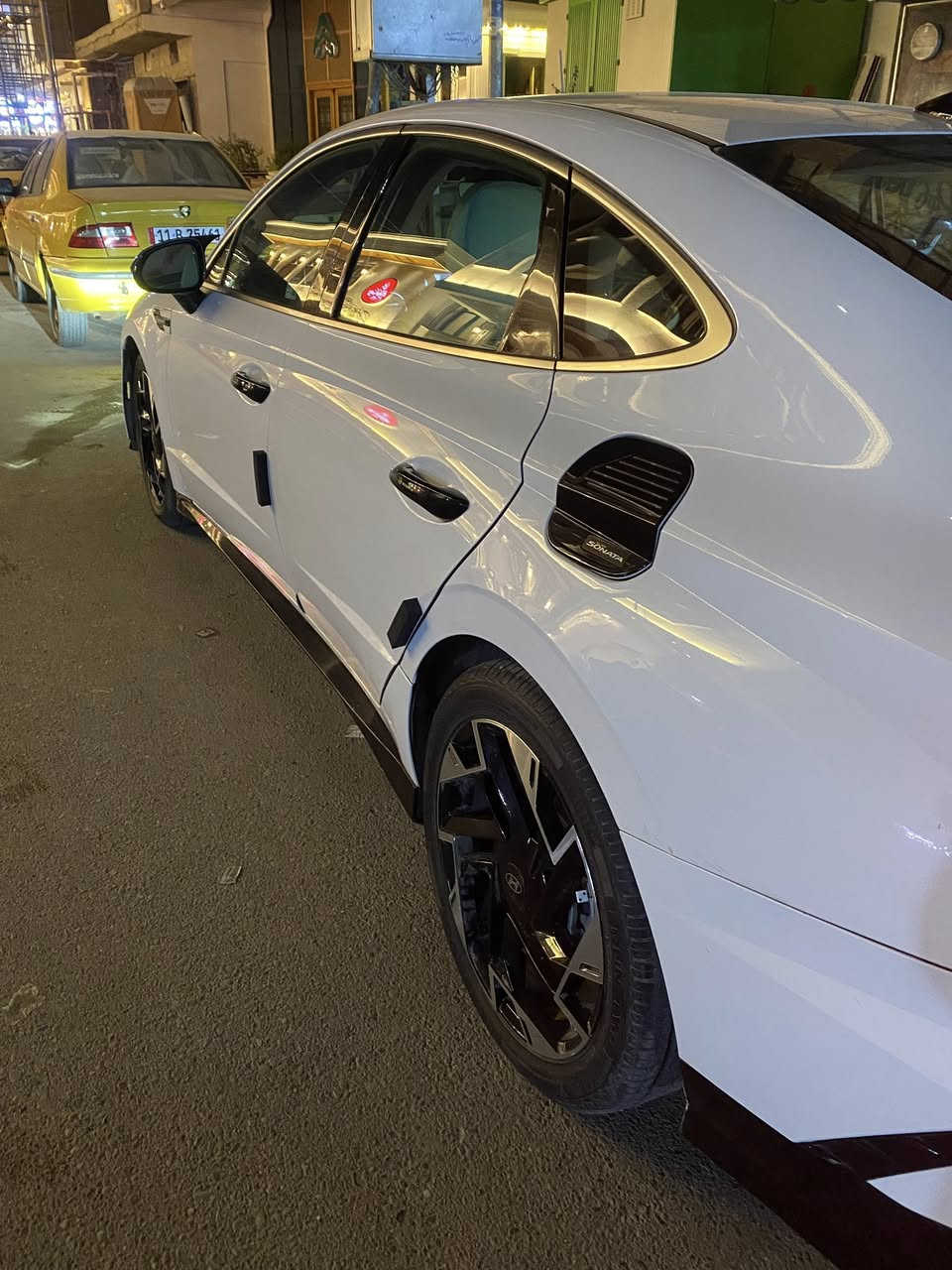 سلام عليكم
سوناتا 2024 sel وارد امريكي
مكينة 2500
كير تعليك
مواصفات فول عدا لفتحة وجلد اني مغلف لكشنات لون فيروزي
رادار امامي وخلفي
حساسات امامي وخلفي
كاميرا خلفية دوارة
مثبت سرعة قيادة ذاتية تنبيه خروج عن المسار
اوتو هولد 
ڤيو كاميرا
مودات قيادة (normal-sport-smart)
شفتات سترين
عليها گفر مرايات ويدات ابواب وقبق بانزين لون اسود لامع
سيارة ماشية 45الف km
سيارة وارد امريكي صور حادث وسونار بلمنشور وكل تفاصيل
مكفولة كير محرك كهربائيات شواصي كفالة
بيها ٣ رصعات بلقمارة موضحة بصور
وباقي كل تفاصيل موجودة

سعر 185$
بغداد كرادة 
***********
