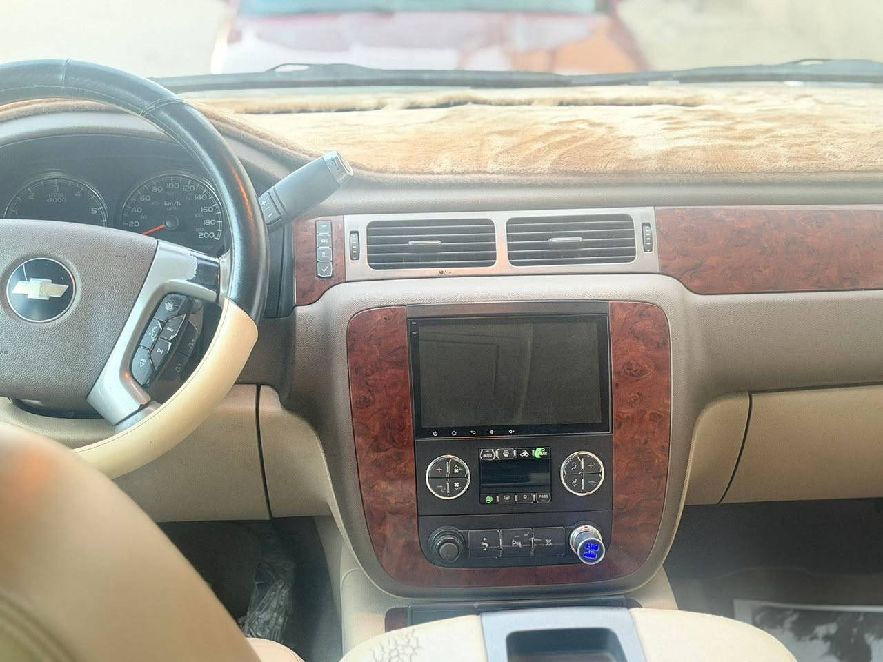 السلام عليكم تاهو البيع موديل ٢٠١١ التي زت وارد خليجي فول مواصفات سياره كله عل بلاد بس بارد في الجاملغ الامامي ايمن كد شبر بس  السعر ٢٤٠$مكان بغداد الكرخ هاتف ٧٩٠٢٧٠١٣٥٣/***********
