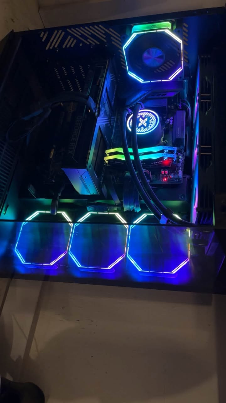 السلام عليكم ...
تجميعه للبيع المواصفات: 
1- Amd Ryzen 7 9800x3d
2- Gigabyte geforce rtx 5070 12gb oc 
3- T.force Delta 32GB (2*16) 6000MhZ DDR5
4-Motherboard Gigabyte x870 wifi6 
5- storage. Lexar Nvme 512gb 
                     Bullet Nvme 1tb

6- Cooler Xigmatek fenix 360 
7- Power supply Segotep 850W Gold plus 

8-Case Darkflash DY470 black 
 

السعر (3,000,000)
كراتين القطع موجوده عده الماذربورد والكيس 
تجميعه جديده استخدام جداً قليل وخفيف يعني حتى العاب ثكيله ملاعب عليها... وبلعافيه علياخذها ..


**إذا كنت صاحب هذا الإعلان وتريد حذفه لأي سبب، رجاءا أرسل رسالة إلى الدعم الفني**