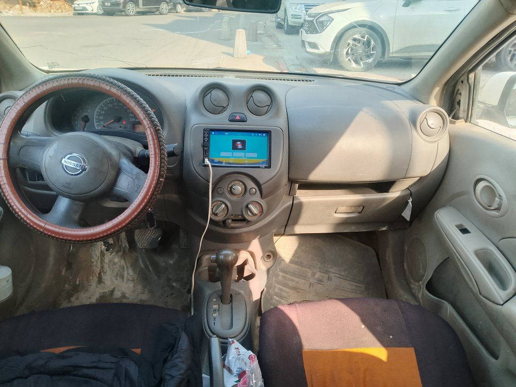 سلام عليكم 
نيسان سني موديل 14 ادوات يعني كلك مضروبه بجم ومثل ما موضح بالصور ضربات بيه ابيع كفاله سرقه وعشائر سعر 35 عنوان بغداد 
***********
