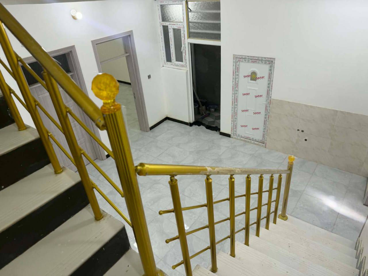 بيت للبيع طابو زراعي سند ٢٥ في مجمع توحيد مساحه ١٧٦ متر واجه ٧ ونص البيت كونكريت  جديد غير مسكون يحتوي
٢ غرف نوم 
وصاله وصحيات ٢
وستقبال ومطبخ
الاستفسار ***********
