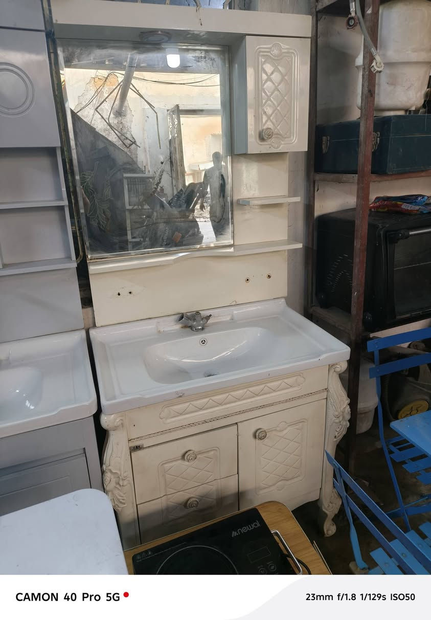 متوفرات داخل المزاد 
عنوان المزاد بهرز شارع ٧ نيسان
*********** واتساب او اتصال
