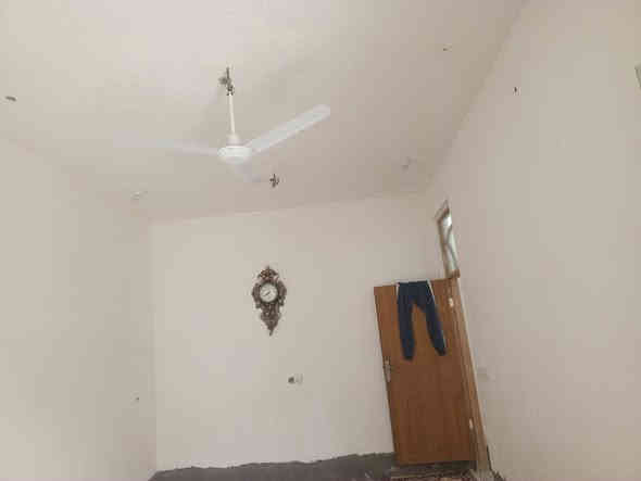 دار للأجار ابي غرق قرب حي السلام المساحه ١٥٠م بناء حديث بدل الايجار ٢٥٠ الف للأستفسار ***********
